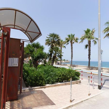 Nuvole Apartment Near The Beach Trani Eksteriør billede